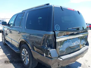 2016 Ford Expedition XLT z VIN 1FMJU1HT3GEF38441, wystawiony jako IAAI lot #42169635 z przebiegiem 106 398 mil mil oraz . Historia ofert i sprzedaży dostępna na DreamBid. Obrazek 3.