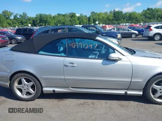 2002 Mercedes-Benz CLK 320/430 z VIN WDBLK70G12T129233, wystawiony jako IAAI lot #42391247 z przebiegiem 94 186 mil mil oraz . Historia ofert i sprzedaży dostępna na DreamBid. Obrazek 13.