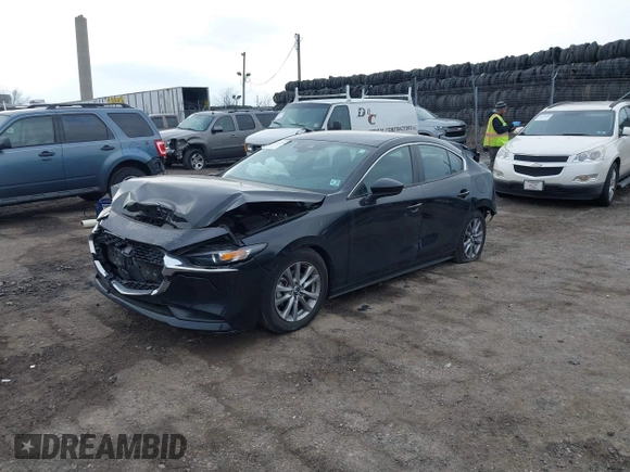 2021 Mazda 3 S with VIN 3MZBPAAL5MM254841, listed as a IAAI auction lot 41667796 with 27,640 mi miles and . Bid and sale history available at carsss.com. Image 17.