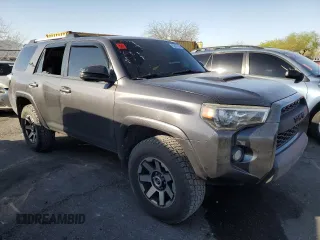 2018 Toyota 4Runner SR5 z VIN JTEBU5JR8J5485222, wystawiony jako Copart lot #52633325 z przebiegiem 107 412 mil mil oraz Szkoda całkowita • Salvage title. Historia ofert i sprzedaży dostępna na DreamBid. Obrazek 4.