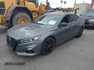 2022 Nissan Altima SR z VIN 1N4BL4CV7NN420272, wystawiony jako IAAI lot #41445103 z przebiegiem 48 685 mil mil oraz . Historia ofert i sprzedaży dostępna na DreamBid. Obrazek 17.