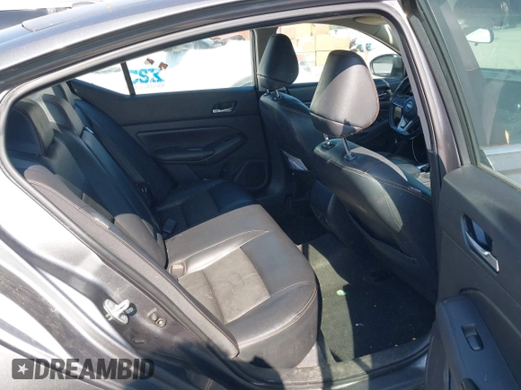 2019 Nissan Altima 2.5 SR with VIN 1N4BL4CV0KC163432, listed as a IAAI auction lot 42130104 with 186,452 mi miles. Bid and sale history available at carsss.com. Image 8.