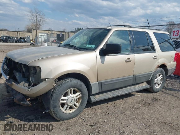 2004 Ford Expedition Special Service with VIN 1FMPU15L54LB89983, listed as a IAAI auction lot 41834577 with 193,819 mi miles. Bid and sale history available at carsss.com. Image 18.
