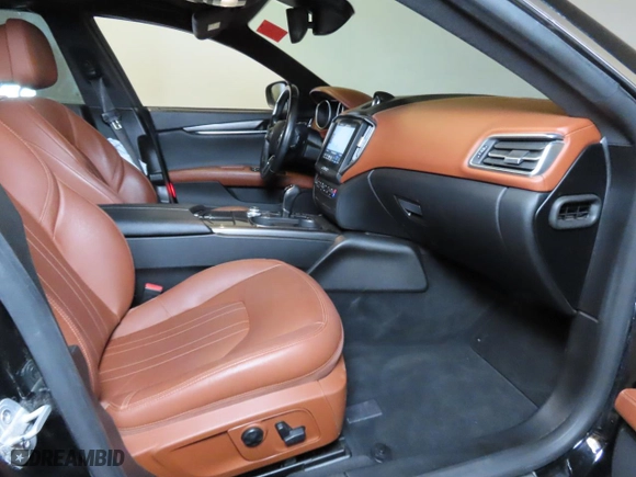 2018 Maserati Ghibli with VIN ZAM57XSAXJ1284776, listed as a Copart auction lot 81277124 with NaN miles and Salvage Title. Bid and sale history available at carsss.com. Image 5.