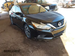 2017 Nissan Altima SV with VIN 1N4AL3AP2HC486044, listed as a IAAI auction lot 42029663 with 137,854 mi miles and . Bid and sale history available at carsss.com. Image 1.