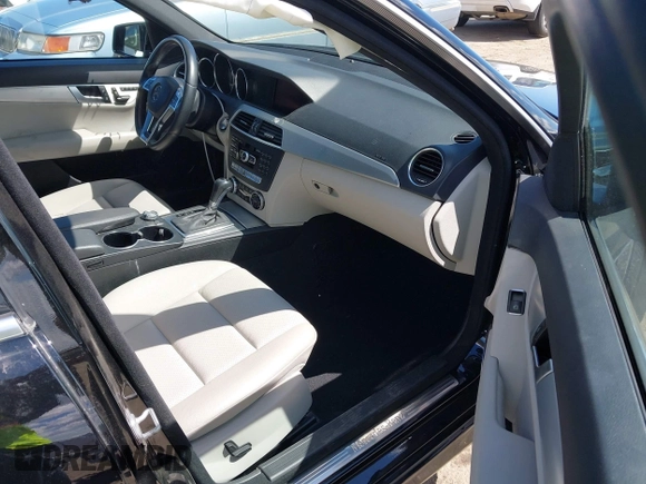 2013 Mercedes-Benz C-Class C 250 Sport with VIN WDDGF4HBXDR273481, listed as a IAAI auction lot 41933780 with 88,089 mi miles. Bid and sale history available at carsss.com. Image 5.