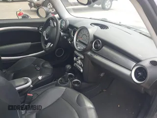 2008 MINI Hardtop S with VIN WMWMF73528TV34513, listed as a IAAI auction lot 42505556 with 72,848 mi miles and . Bid and sale history available at DreamBid. Image 5.
