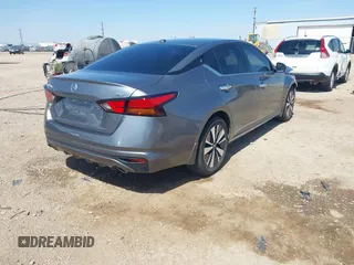 2019 Nissan Altima 2.5 SV with VIN 1N4BL4DV0KC175997, listed as a IAAI auction lot 41884416 with 92,969 mi miles. Bid and sale history available at carsss.com. Image 4.