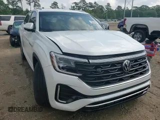 2024 Volkswagen Atlas SEL R-Line with VIN 1V2AE2CA8RC260355, listed as a Copart auction lot 53804085 with 1,951 mi miles and Salvage title. Bid and sale history available at DreamBid. Image 14.