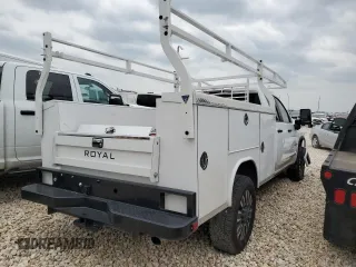 2022 Chevrolet Silverado 1500 with VIN 1GB2WLE78NF328371, listed as a Copart auction lot 53753955 with 70,645 mi miles and Salvage Title. Bid and sale history available at DreamBid. Image 3.