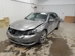 2013 Chrysler 200 Touring with VIN 1C3CCBBG3DN715460, listed as a Copart auction lot 88652635 with 145,199 mi miles and Salvage Title. Bid and sale history available at carsss.com. Image 1.