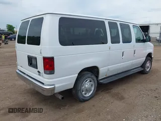 2012 Ford Econoline Passenger XL z VIN 1FBNE3BL9CDA32236, wystawiony jako IAAI lot #42565078 z przebiegiem 146 983 mil mil oraz . Historia ofert i sprzedaży dostępna na DreamBid. Obrazek 4.