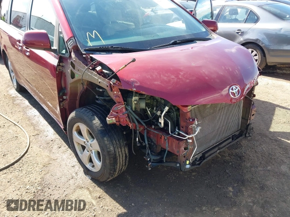 2015 Toyota Sienna LE AAS with VIN 5TDKK3DC9FS546455, listed as a IAAI auction lot 41674823 with 94,941 mi miles. Bid and sale history available at carsss.com. Image 6.