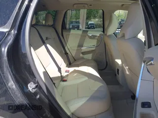 2016 Volvo XC60 T5 Premier with VIN YV4612RK8G2800032, listed as a IAAI auction lot 42173789 with 107,561 mi miles. Bid and sale history available at carsss.com. Image 8.