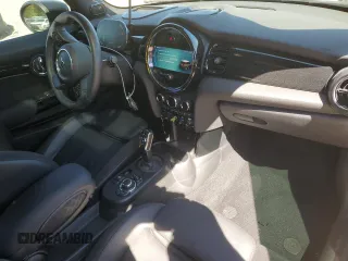 2023 MINI Hardtop Cooper SE z VIN WMW13DJ06P2S79659, wystawiony jako Copart lot #49746775 z przebiegiem 41 559 mil mil oraz Szkoda całkowita • Salvage title. Historia ofert i sprzedaży dostępna na DreamBid. Obrazek 8.