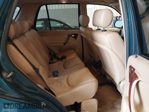 1998 Mercedes-Benz M-Class with VIN 4JGAB54E1WA011086, listed as a IAAI auction lot 41534717 with 186,273 mi miles. Bid and sale history available at carsss.com. Image 8.