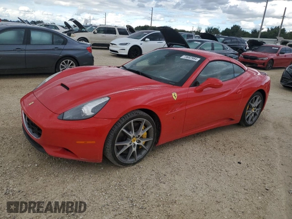 2014 Ferrari California z VIN ZFF65TJA9E0196713, wystawiony jako Copart lot #73682984 z przebiegiem Nie podano mil oraz Nie do naprawy. Historia ofert i sprzedaży dostępna na DreamBid. Obrazek 1.
