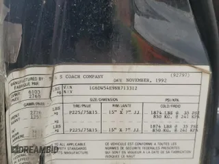 1992 Cadillac Brougham z VIN 1G6DW54E9NR713312, wystawiony jako Copart lot #71659794 z przebiegiem 41 467 mil mil oraz Tytuł czysty. Historia ofert i sprzedaży dostępna na DreamBid. Obrazek 12.