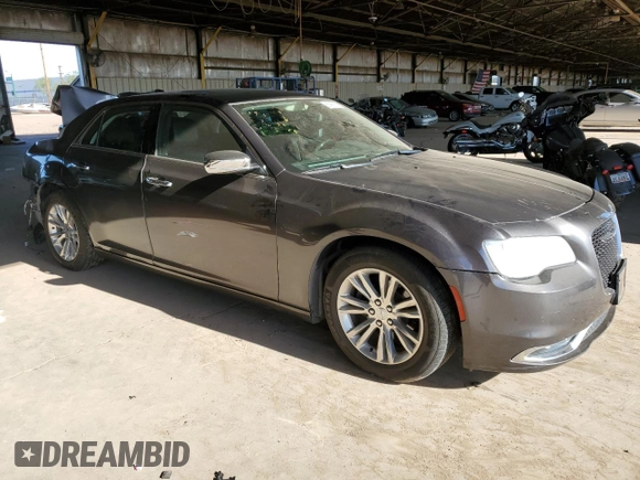 2016 Chrysler 300 C z VIN 2C3CCAEGXGH324731, wystawiony jako Copart lot #56999255 z przebiegiem 65 553 mil mil oraz Szkoda całkowita • Salvage title. Historia ofert i sprzedaży dostępna na DreamBid. Obrazek 4.