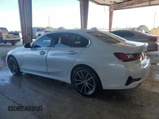 2022 BMW 3 Series 330i with VIN 3MW5R1J08N8C44151, listed as a Copart auction lot 85958404 with 28,213 mi miles and Salvage Title. Bid and sale history available at carsss.com. Image 2.