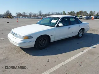 1995 Ford Crown Victoria LX с VIN 2FALP74W3SX123480, выставлен на аукционе IAAI как лот 41737431 с пробегом Не указан миль и . История ставок и продаж доступна на DreamBid. Изображение 19.