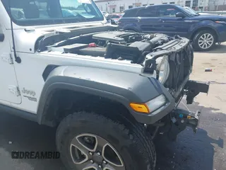 2018 Jeep Wrangler Unlimited Sport с VIN 1C4HJXDG3JW129798, выставлен на аукционе IAAI как лот 42635872 с пробегом 74 392 миль миль и . История ставок и продаж доступна на DreamBid. Изображение 18.