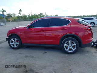2018 Alfa Romeo Stelvio z VIN ZASFAKAN8J7B82205, wystawiony jako IAAI lot #42228471 z przebiegiem 67 968 mil mil oraz . Historia ofert i sprzedaży dostępna na DreamBid. Obrazek 15.