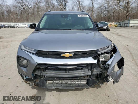 2021 Chevrolet TrailBlazer LT with VIN KL79MRSLXMB043615, listed as a Copart auction lot 47098395 with 33,208 mi miles and Salvage Title. Bid and sale history available at carsss.com. Image 5.