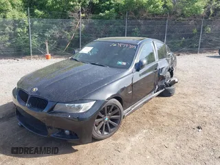 2011 BMW 3 Series 328i xDrive z VIN WBAPK5G55BNN79304, wystawiony jako IAAI lot #42166372 z przebiegiem 115 730 mil mil oraz . Historia ofert i sprzedaży dostępna na DreamBid. Obrazek 12.