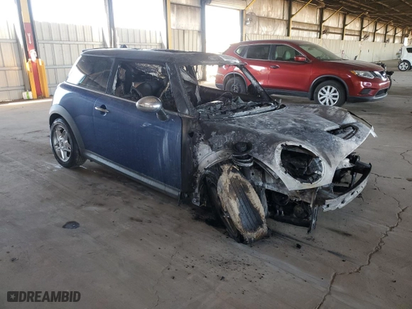 2008 MINI Cooper Hardtop S with VIN WMWMF73568TV37043, listed as a Copart auction lot 86863364 with NaN miles and Salvage Title. Bid and sale history available at carsss.com. Image 4.