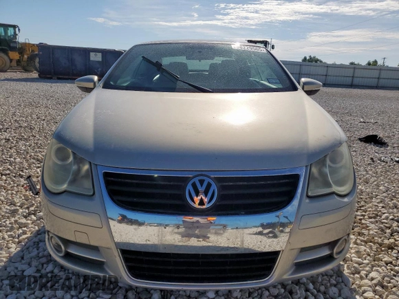 2009 Volkswagen Eos Komfort с VIN WVWAA71F99V016050, выставлен на аукционе Copart как лот 58229565 с пробегом 105 584 миль миль и Списание • Salvage title. История ставок и продаж доступна на DreamBid. Изображение 5.