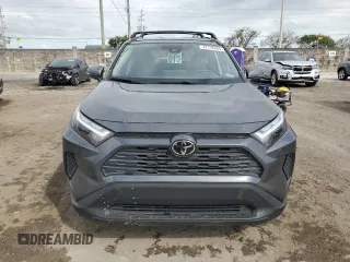 2022 Toyota RAV4 XLE with VIN JTMW1RFV6ND089457, listed as a Copart auction lot 47178465 with 43,850 mi miles and Salvage Title. Bid and sale history available at carsss.com. Image 5.