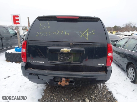 2010 Chevrolet Suburban LS with VIN 1GNUKHE37AR203811, listed as a IAAI auction lot 41304431 with 999,999 mi miles. Bid and sale history available at carsss.com. Image 15.