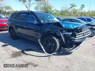 2022 Volkswagen Atlas 3.6L V6 SE w/Technology with VIN 1V2HR2CA9NC554408, listed as a IAAI auction lot 40941820 with 1 mi miles. Bid and sale history available at carsss.com. Image 1.