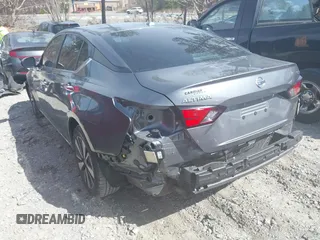 2021 Nissan Altima SV z VIN 1N4BL4DV0MN357870, wystawiony jako IAAI lot #41734734 z przebiegiem 81 423 mil mil oraz . Historia ofert i sprzedaży dostępna na DreamBid. Obrazek 3.