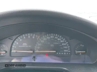 1994 Chrysler Concorde z VIN 2C3HL56F2RH335776, wystawiony jako IAAI lot #41899573 z przebiegiem 109 690 mil mil oraz . Historia ofert i sprzedaży dostępna na DreamBid. Obrazek 7.