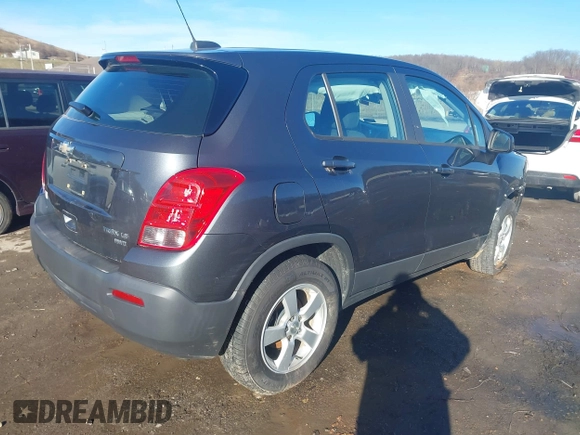 2016 Chevrolet Trax LS with VIN 3GNCJNSB8GL233537, listed as a IAAI auction lot 41574936 with 101,301 mi miles. Bid and sale history available at carsss.com. Image 4.
