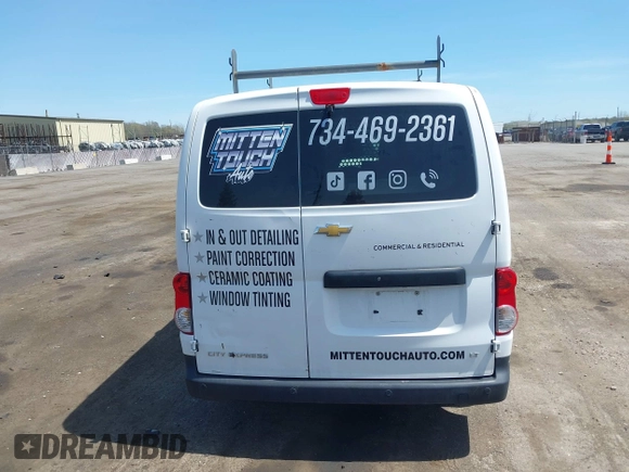 2015 Chevrolet City Express Cargo LT z VIN 3N63M0ZN8FK715445, wystawiony jako IAAI lot #42128008 z przebiegiem 130 773 mil mil oraz . Historia ofert i sprzedaży dostępna na DreamBid. Obrazek 16.