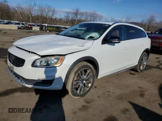 2015 Volvo V60 T5 z VIN YV4612HK4F1001399, wystawiony jako Copart lot #46655045 z przebiegiem 97 404 mil mil oraz Nie do naprawy • Non repairable. Historia ofert i sprzedaży dostępna na DreamBid. Obrazek 1.