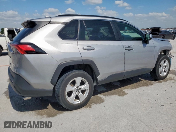 2019 Toyota RAV4 XLE with VIN 2T3W1RFV2KC015887, listed as a Copart auction lot 61869255 with 69,227 mi miles and Clean title. Bid and sale history available at DreamBid. Image 3.