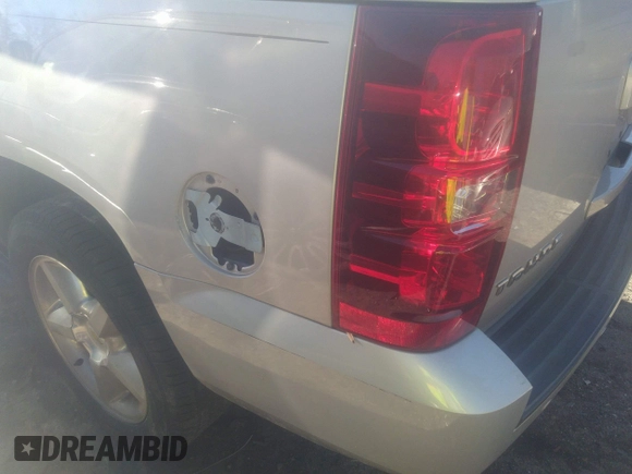 2008 Chevrolet Tahoe 3LT with VIN 1GNFC13028R218118, listed as a IAAI auction lot 41483170 with 250,687 mi miles and . Bid and sale history available at DreamBid. Image 6.