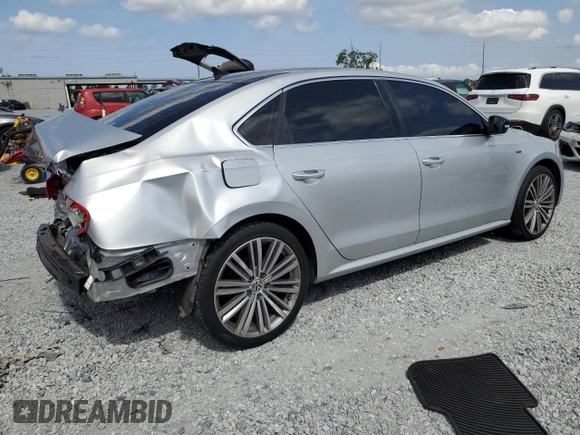 2015 Volkswagen Passat SE с VIN 1VWBS7A38FC084903, выставлен на аукционе Copart как лот 56163075 с пробегом 101 806 миль миль и Списание • Salvage title. История ставок и продаж доступна на DreamBid. Изображение 3.