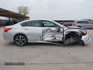 2016 Nissan Altima SL z VIN 1N4BL3APXGC281512, wystawiony jako IAAI lot #41245604 z przebiegiem 123 193 mil mil oraz . Historia ofert i sprzedaży dostępna na DreamBid. Obrazek 13.