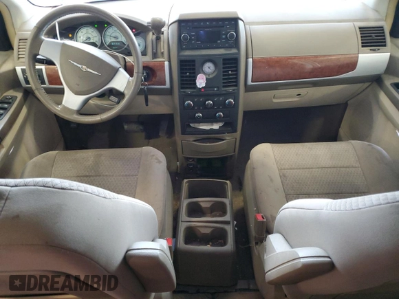 2008 Chrysler Town & Country Touring with VIN 2A8HR54P58R815950, listed as a Copart auction lot 55951155 with 211,046 mi miles and Non Repairable. Bid and sale history available at DreamBid. Image 8.