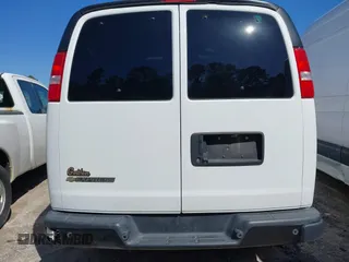 2020 Chevrolet Express Cargo Van with VIN 1GCWGAFG4L1252896, listed as a IAAI auction lot 41996164 with 117,417 mi miles. Bid and sale history available at carsss.com. Image 16.