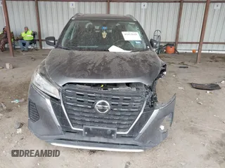 2021 Nissan Kicks SV with VIN 3N1CP5CV2ML505854, listed as a IAAI auction lot 41612618 with 137,181 mi miles. Bid and sale history available at carsss.com. Image 11.