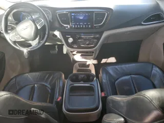 2017 Chrysler Pacifica Touring L with VIN 2C4RC1BG1HR519963, listed as a Copart auction lot 52800915 with 141,225 mi miles and Salvage Title. Bid and sale history available at DreamBid. Image 8.