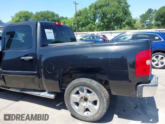 2010 Chevrolet Silverado 1500 LT with VIN 3GCRCSE04AG258330, listed as a IAAI auction lot 41962383 with 226,287 mi miles and . Bid and sale history available at DreamBid. Image 19.