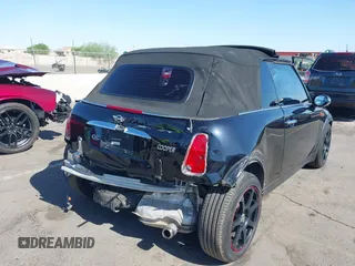 2008 MINI Convertible z VIN WMWRF33528TF67495, wystawiony jako IAAI lot #42305873 z przebiegiem 111 264 mil mil oraz . Historia ofert i sprzedaży dostępna na DreamBid. Obrazek 6.