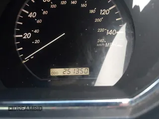 2006 Lexus RX 330 with VIN 2T2GA31U46C047556, listed as a IAAI auction lot 41921830 with 251,350 mi miles. Bid and sale history available at carsss.com. Image 7.